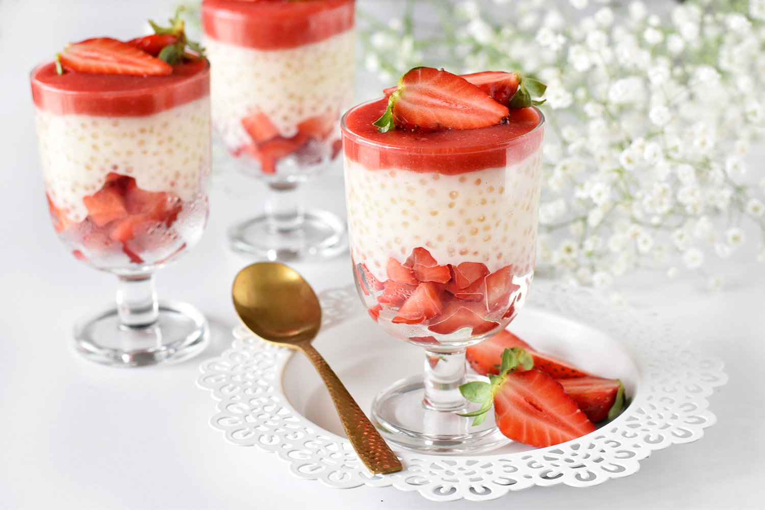 Tapioca pudding with strawberries