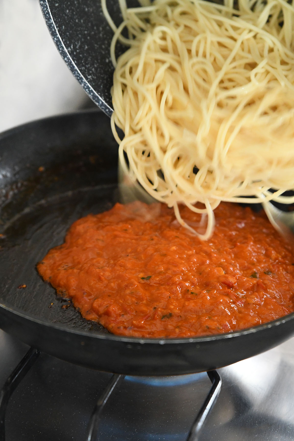 Spaghetti with tomato sauce – the most delicious in the universe