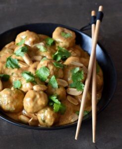 Chicken Meatballs in Peanut Sauce