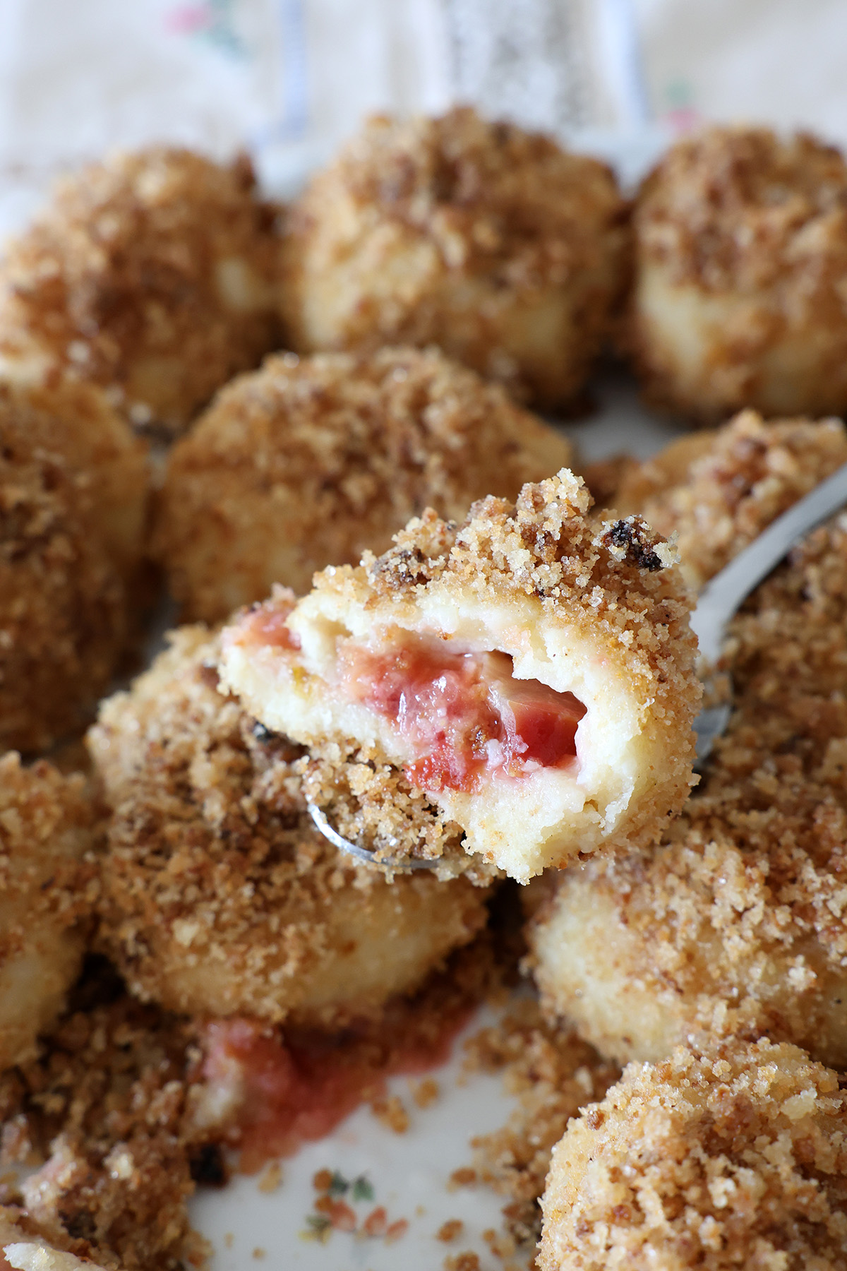 Plum-Filled Gombotz